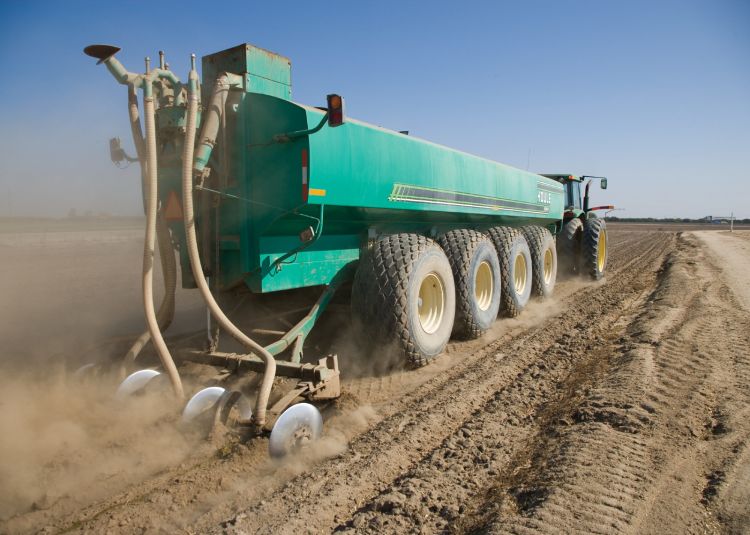 How Manure Equipment Supports Efficient Nutrient Management on U.S. Farms