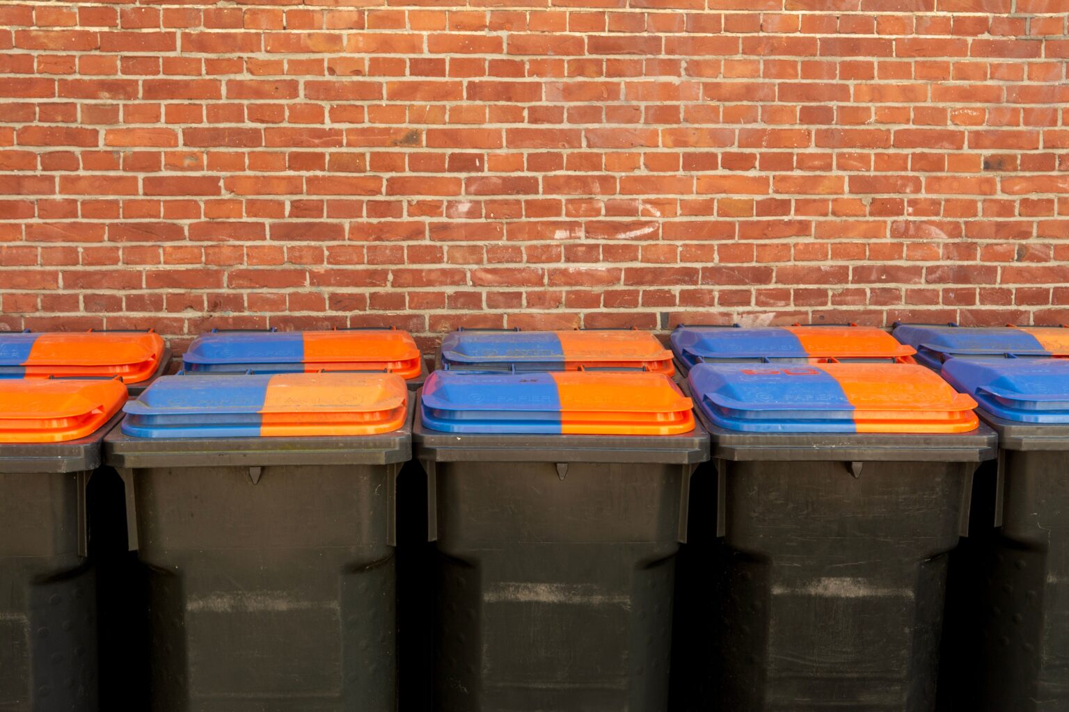 Why Heavy Duty Garbage Cans Are the Best Choice for Businesses